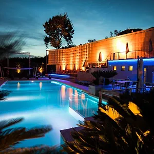 Hotel La ***